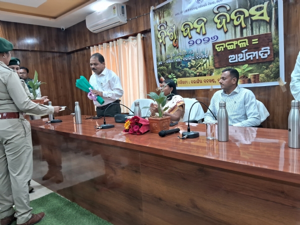 ବିଶ୍ୱ ବନଦିବସ ପାଳିତ.. ବଲାଙ୍ଗୀରରେ ଜଙ୍ଗଲ ଓ ଅର୍ଥନୀତିର ନୀବିଡ ସମ୍ପର୍କ ରହିଛି-ଆରସିସିଏଫ