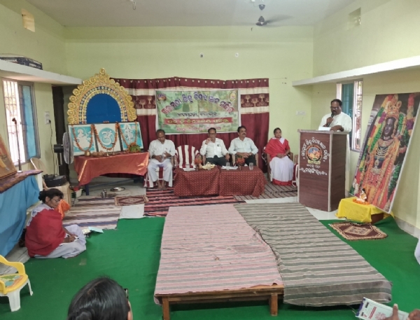 ସରସ୍ଵତୀ ଶିଶୁ ବିଦ୍ୟା ଜ୍ଞାନ ମନ୍ଦିର କଦମ୍ ପଡା ଶିଶୁବାଟିକା ବିଭାଗରେ ଘର ହିଁ ବିଦ୍ୟାଳୟ ଅନୁଷ୍ଠିତ।