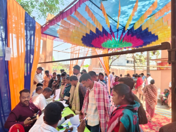 ସୁବର୍ଣ୍ଣପୁର ଜିଲ୍ଲାର ବିନିକା ବ୍ଲକ ସ୍ତରୀୟ ଜିଲ୍ଲାପାଳ ଓ ଆରକ୍ଷୀ ଅଧିକ୍ଷକଙ୍କ ଯୁଗ୍ମ ଅଭିଯୋଗ ଶୁଣାଣି ଶିବିର ବିନିକା ପଞ୍ଚାୟତ ସମିତି ଅନ୍ତର୍ଗତ ବାଉଁଶୂଣି ଗ୍ରାମ ପଞ୍ଚାୟତ କାର୍ଯ୍ୟାଳୟ ସ୍ଥିତ ସମ୍ମୁଖ ପ୍ରାଙ୍ଗଣ ଠାରେ ଅନୁଷ୍ଠିତ  : * ବିଭିନ୍ନ ପ୍ରକାରର   ୧୩୧( ଏକ ଶହ ଏକତିରିଶ) ଗୋଟି ଅଭିଯୋଗ ଦରଖାସ୍ତ ଗ୍ରହଣ :