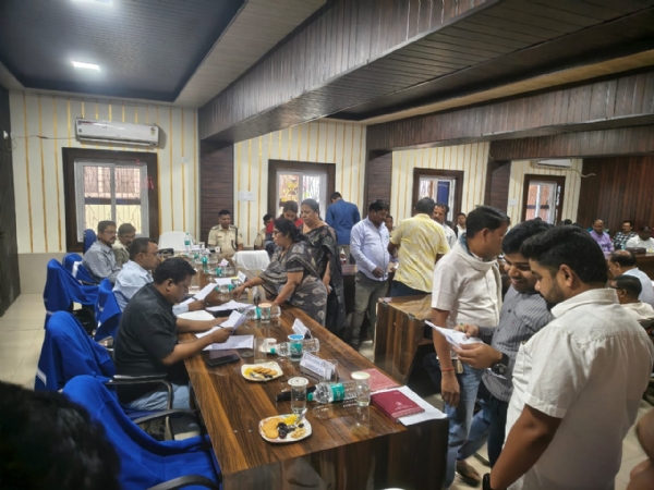 ଜମନକିରା ବ୍ଲକ ପରିସରରେ  ଜନ ଅଭିଯୋଗ ଶୁଣାଣି