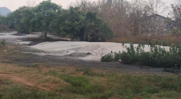 ରାଇସ ମିଲ ମାନଙ୍କରୁ ବାହାରୁ ଥିବା ପାଉଁଶ ଯୋଗୁଁ ଲୋକେ  ଅସୁବିଧା ର ସମ୍ମୁଖୀନ