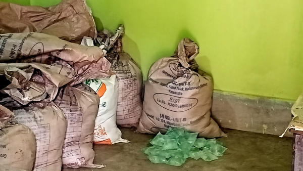 ଗୋଦାମ ରେ ଗଛିତ ଥିବା ମଦ