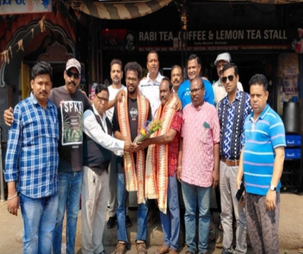 ଦିଲ୍ଲୀ ଦରବାରରେ ଗୌରବ ବଢ଼ାଇଲେ ବଲାଙ୍ଗୀରର  ଦୁଇ ଯୁବ ଶିଳ୍ପୋଦ୍ୟୋଗୀ: ମିଳିଲା ସମ୍ବର୍ଦ୍ଧନା