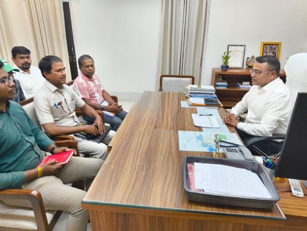 ହୀରାକୁଦରେ ସ୍କୁବା ଡାଇଭିଂ କ୍ୟାମ୍ପ ସମ୍ପର୍କରେ ଜିଲ୍ଲାପାଳଙ୍କ ଅଧ୍ୟକ୍ଷତାରେ ବୈଠକ