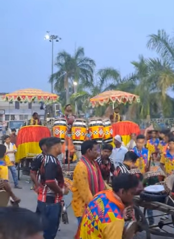 ଶ୍ରୀରାମ ନବମୀ ଶୋଭାଯାତ୍ରା ବେଳେ ଇନ୍ଦ୍ରଦେବଙ୍କ ଲଗାଣ ବର୍ଷା ଶ୍ରୀରାମ ନବମୀ ଶୋଭାଯାତ୍ରା ବେଳେ ଇନ୍ଦ୍ରଦେବଙ୍କ ଲଗାଣ ବର୍ଷା