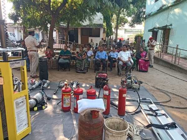 ଅଗ୍ନି ନିରାପତ୍ତା ସଚେତନତା ଓ ତାଲିମ କାର୍ଯ୍ୟକ୍ରମ ସୋନପୁର ପୌର ପରିଷଦ କାର୍ଯ୍ୟାଳୟ ଠାରେ ଅନୁଷ୍ଠିତ।