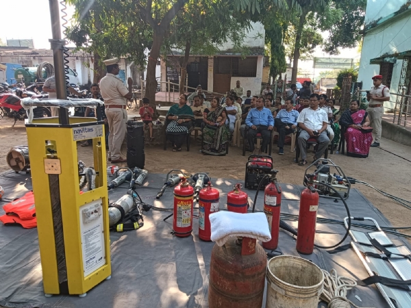 ଅଗ୍ନି ନିରାପତ୍ତା ସଚେତନତା ଓ ତାଲିମ କାର୍ଯ୍ୟକ୍ରମ ସୋନପୁର ପୌର ପରିଷଦ କାର୍ଯ୍ୟାଳୟ ଠାରେ ଅନୁଷ୍ଠିତ।