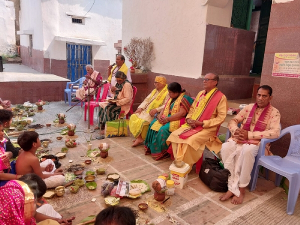 ଜିଲ୍ଲା ବ୍ରାହ୍ମଣ ମହାସଭା, ବଲାଙ୍ଗିର ର ରାମ ନବମୀ ରେ ନିଃଶୁଳ୍କ ସାମୂହିକ ବ୍ରତୋପନୟନ ଉତ୍ସବ ଅନୁଷ୍ଟାନ ଜିଲ୍ଲା ବ୍ରାହ୍ମଣ ମହାସଭା, ବଲାଙ୍ଗିର ର ରାମ ନବମୀ ରେ ନିଃଶୁଳ୍କ ସାମୂହିକ ବ୍ରତୋପନୟନ ଉତ୍ସବ ଅନୁଷ୍ଟାନ