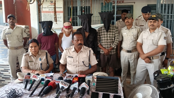 ବ୍ରହ୍ମବରଦା ଥାନା ହାଜତରୁ ଚୋର ଚମ୍ପଟ୍ ଘଟଣା ବ୍ରହ୍ମବରଦା ଥାନା ହାଜତରୁ ଚୋର ଚମ୍ପଟ୍ ଘଟଣା