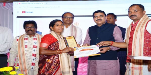 ସୁଭଦ୍ରା ଯୋଜନାର ଚତୁର୍ଥ କିସ୍ତି ଟଙ୍କା ପ୍ରଦାନ,     ନବରଙ୍ଗପୁରରେ ସୁଭଦ୍ରା କିସ୍ତି ପ୍ରଦାନ କଲେ ନିତ୍ୟାନନ୍ଦ ଗଣ୍ଡ