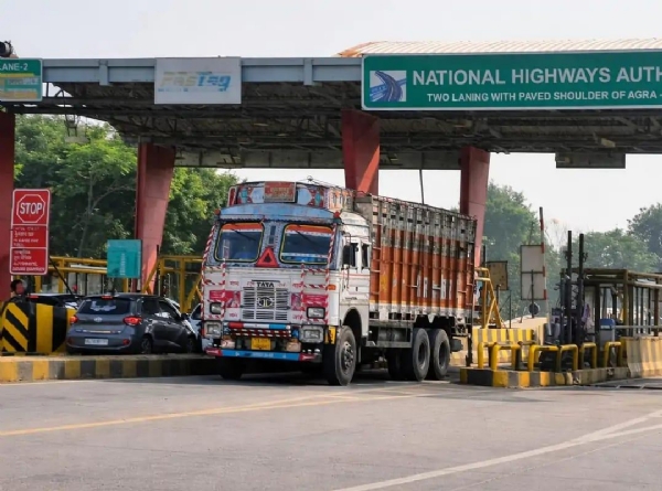 लागू हुई टोल टैक्स की नई दरें