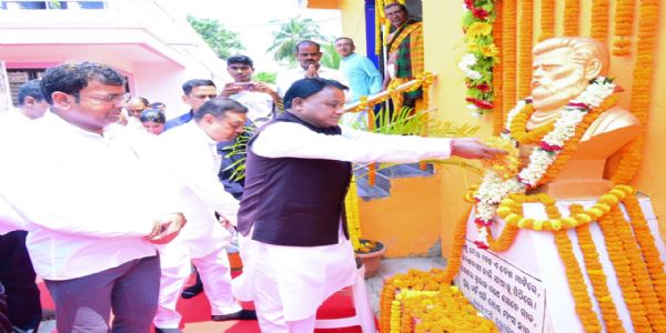 ଉତ୍କଳମଣିଙ୍କ ଜନ୍ମପୀଠରେ ପାଳିତ ହେଲା ଓଡ଼ିଶା ଦିବସ