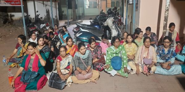 ପଦୋନ୍ନତି ପ୍ରସଙ୍ଗ ନେଇ ମହିଳା ସ୍ବାସ୍ଥ୍ୟକର୍ମୀଙ୍କ ପ୍ରତିବାଦ