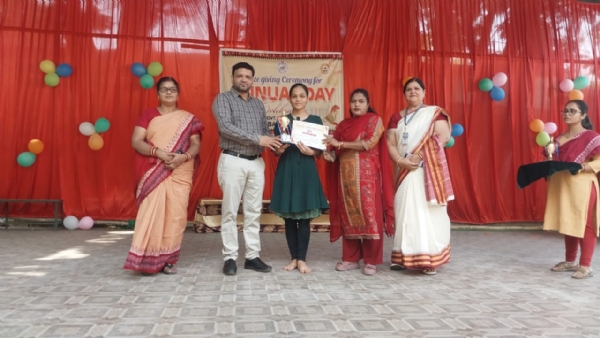 ପିଏମଶ୍ରୀ ବାଳିକା ଉଚ୍ଚ ବିଦ୍ୟାଳୟର ବାର୍ଷିକ ପୁରସ୍କାର ବିତରଣୀ ଉତ୍ସବ  ନୈତିକ ମୂଲ୍ୟବୋଧ ମନୁଷ୍ୟକୁ ସଫଳତା ଓ ସମ୍ମାନ ର ଶୀଖରକୁ ନେଇଯାଏ