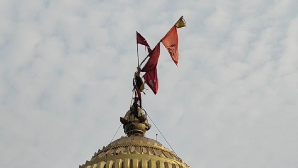 AKHANDALAMANI MANDIRA CHUDA ACHALA