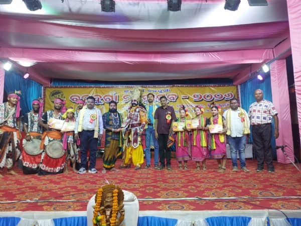 ୨ୟ ବନଦୁର୍ଗା ମହୋତ୍ସବ ତୃତୀୟ ସନ୍ଧ୍ୟା କ୍ଷତିଗ୍ରସ୍ତ ପରିବାରକୁ ସମ୍ପୁର୍ଣ୍ଣ ଥଇଥାନ କରିବା ଏକ ଲକ୍ଷ ୨ୟ ବନଦୁର୍ଗା ମହୋତ୍ସବ ତୃତୀୟ ସନ୍ଧ୍ୟା କ୍ଷତିଗ୍ରସ୍ତ ପରିବାରକୁ ସମ୍ପୁର୍ଣ୍ଣ ଥଇଥାନ କରିବା ଏକ ଲକ୍ଷ