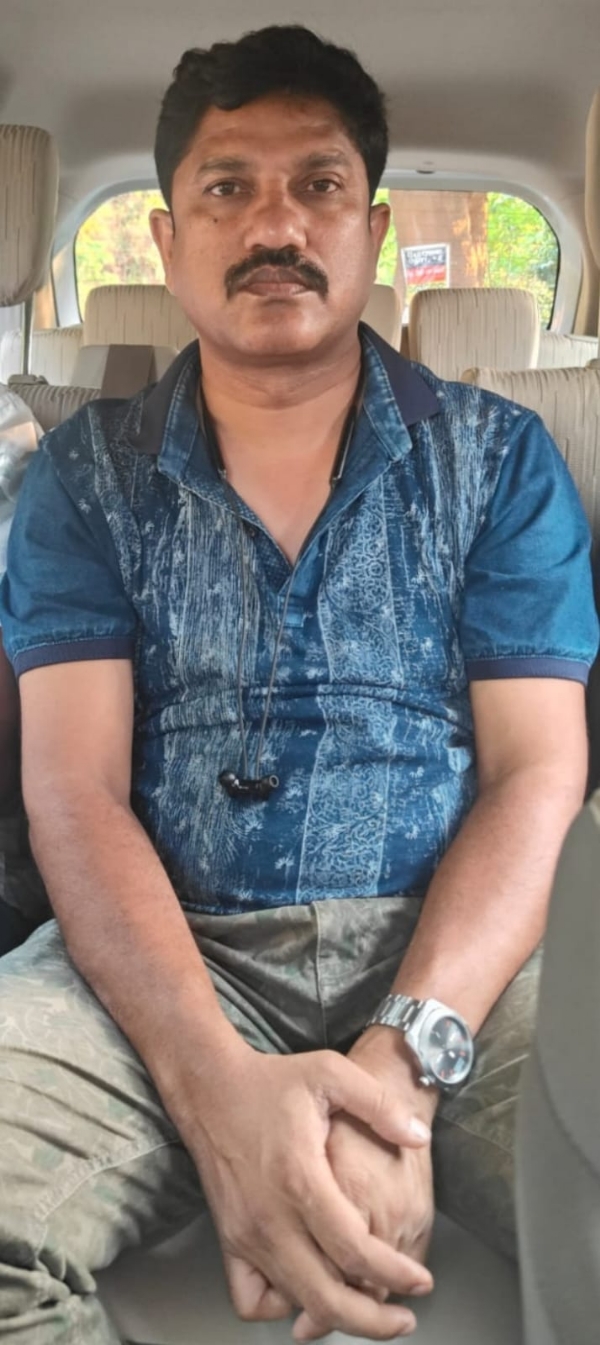 ଶ୍ରୀ ସୁକୁମାର ଦୁଃଖୁ, ବନାଞ୍ଚଳ ଅଧିକାରୀ, ଗୁଡାରୀ ରେଞ୍ଜ ୨.୩୩ ଲକ୍ଷ ଟଙ୍କା ଲୁଟିବା ସମୟରେ ଓଡ଼ିଶା ଭିଜିଲାନ୍ସ ଦ୍ୱାରା ଅଟକ ଶ୍ରୀ ସୁକୁମାର ଦୁଃଖୁ, ବନାଞ୍ଚଳ ଅଧିକାରୀ, ଗୁଡାରୀ ରେଞ୍ଜ ୨.୩୩ ଲକ୍ଷ ଟଙ୍କା ଲୁଟିବା ସମୟରେ ଓଡ଼ିଶା ଭିଜିଲାନ୍ସ ଦ୍ୱାରା ଅଟକ