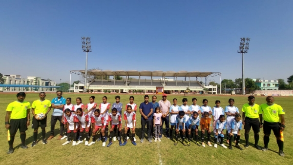 Cm trofy tarini football