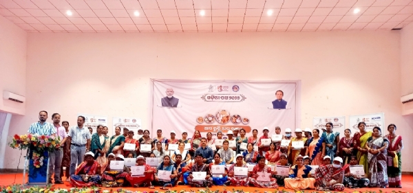 ଓଡ଼ିଆ ପକ୍ଷରେ ପାରମ୍ପରିକ ଖାଦ୍ୟର ମହକ, ସ୍ୱୟଂ ସହାୟକ ଗୋଷ୍ଠୀଙ୍କ ଆକର୍ଷଣୀୟ ପ୍ରଦର୍ଶନୀ