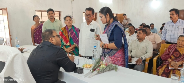 ନିଲିଗୁଡାଠାରେ ଜିଲ୍ଲାପାଳଙ୍କ ଯୁଗ୍ମ ଜନ ଶୁଣାଣି  ଲୋକଙ୍କ ସମସ୍ୟାର ହେଲା ତ୍ୱରିତ ସମାଧାନ