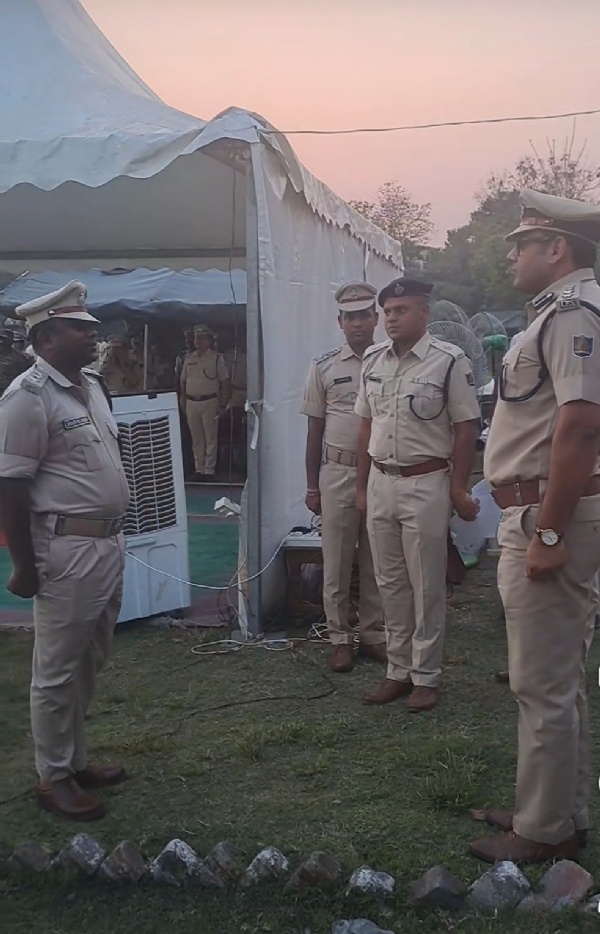 ହନୁମାନ ଜୟନ୍ତୀ ପାଇଁ ସମ୍ବଲପୁର ସହର ହାଇଆଲର୍ଟ, ୫୦ ପ୍ଲାଟୁନ ପୋଲିସ ମୁତୟନ ହନୁମାନ ଜୟନ୍ତୀ ପାଇଁ ସମ୍ବଲପୁର ସହର ହାଇଆଲର୍ଟ, ୫୦ ପ୍ଲାଟୁନ ପୋଲିସ ମୁତୟନ