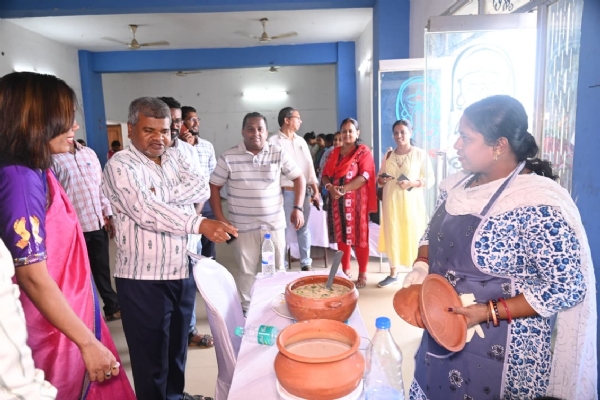 ସଂସ୍କୃତି ଭବନଠାରେ ଆମ ରୁଚି ଆମ ଖାଦ୍ୟ କାର୍ଯ୍ୟକ୍ରମ ଅନୁଷ୍ଠିତ: ପାରମ୍ପାରିକ ଓଡ଼ିଆ ଖାଦ୍ୟର ପ୍ରଦର୍ଶନ ସଂସ୍କୃତି ଭବନଠାରେ ଆମ ରୁଚି ଆମ ଖାଦ୍ୟ କାର୍ଯ୍ୟକ୍ରମ ଅନୁଷ୍ଠିତ: ପାରମ୍ପାରିକ ଓଡ଼ିଆ ଖାଦ୍ୟର ପ୍ରଦର୍ଶନ