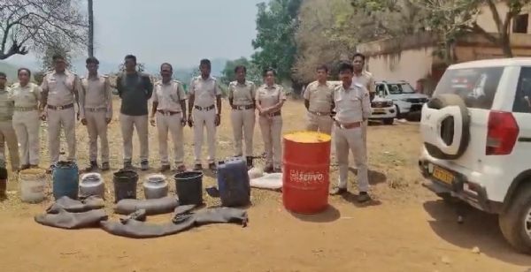 ଗଡପଦର ଜଙ୍ଗଲରେ  ଅବକାରି ଚଢାଉ