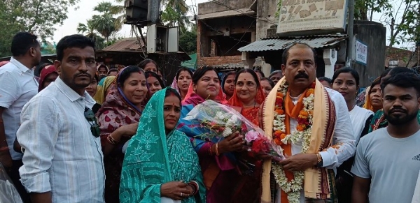 ବିଜେପି ରାଜ୍ୟ ମୁଖପାତ୍ର ମନୋଜ ମହାପାତ୍ରଙ୍କୁ ବରୀ ନିର୍ବାଚନ ମଣ୍ଡଳୀରେ ସ୍ୱାଗତ ସମ୍ବର୍ଦ୍ଧନା