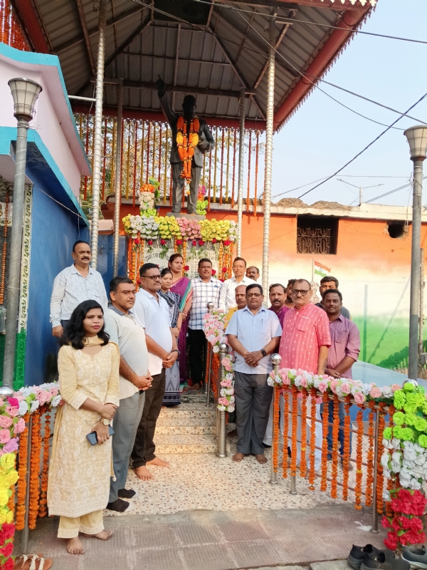 ରାଷ୍ଟ୍ରୀୟ ସ୍ଵୟଂସେବକ ସଂଘ ପକ୍ଷରୁ ବାବା ସାହେବ ଆମ୍ବେଦକର ପ୍ରତିମୂର୍ତ୍ତିରେ ମାଲ୍ୟାର୍ପଣ