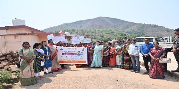 ଶିଶୁ ଅଧିକାର ସୁରକ୍ଷା ଆୟୋଗ ଅଧ୍ୟକ୍ଷାଙ୍କ କୋଟିଆ ଗସ୍ତ : ପୋଷଣ ଓ ଶିକ୍ଷା ବ୍ୟବସ୍ଥାର ତୃଣମୂଳ ସମୀକ୍ଷା