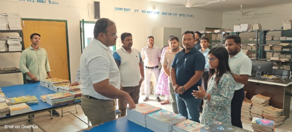 ମାଲକାନଗିରିରେ ଶିକ୍ଷାର ବିକାଶ ପାଇଁ ଜିଲ୍ଲାପାଳଙ୍କ ମାଷ୍ଟର  ପ୍ଲାନ୍ଏକଲବ୍ୟ ବିଦ୍ୟାଳୟ ପରିଦର୍ଶନ ସହ ଭିତ୍ତିଭୂମିର ସମୀକ୍ଷା