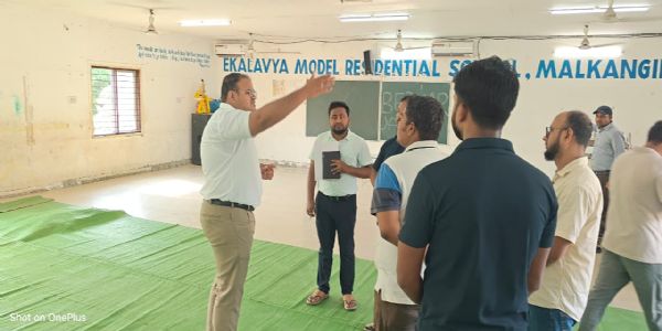 ମାଲକାନଗିରିରେ ଶିକ୍ଷାର ବିକାଶ ପାଇଁ ଜିଲ୍ଲାପାଳଙ୍କ ମାଷ୍ଟର ପ୍ଲାନ୍, ଏକଲବ୍ୟ ଆଦର୍ଶ ଆବାସିକ ବିଦ୍ୟାଳୟ ପରିଦର୍ଶନ ସହ ଭିତ୍ତିଭୂମିର ସମୀକ୍ଷା