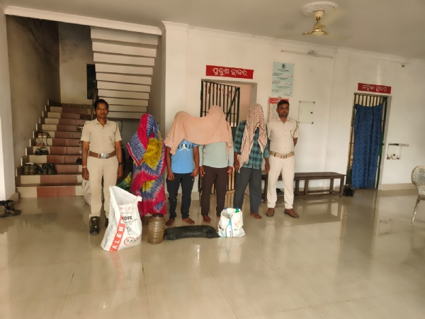 ଦେଶି ମଦ ଚାଲାଣ ବେଳେ ୪ ଗିରଫ