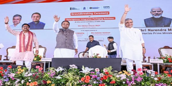 ଓଡ଼ିଶାର ସେମିକଣ୍ଡକ୍ଟର ଯାତ୍ରାରେ ଯୋଡିହେଲା ନୂଆ ଅଧ୍ୟାୟ, ଥ୍ରି ଡି ଗ୍ଲାସ ସଲ୍ୟୁସନ ପ୍ରକଳ୍ପର ଶିଳାନ୍ୟାସ କଲେ ମୁଖ୍ୟମନ୍ତ୍ରୀ ଓ କେନ୍ଦ୍ରମନ୍ତ୍ରୀ ଅଶ୍ବିନୀ ବୈଷ୍ଣବ