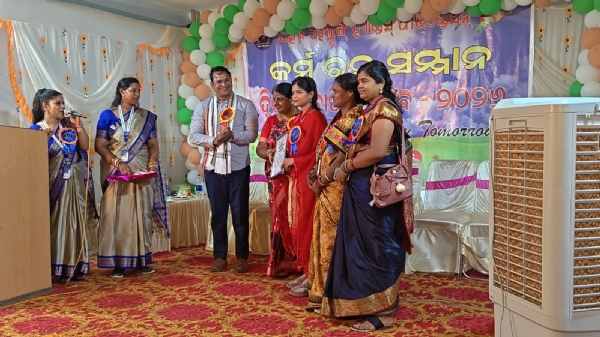 ବାଲିମେଳାର ସମାଜସେବୀ ପି. ସରୋଜିନୀ ଚନ୍ଦ୍ରାନଙ୍କୁ “କର୍ମ ରତ୍ନ ସମ୍ମାନ