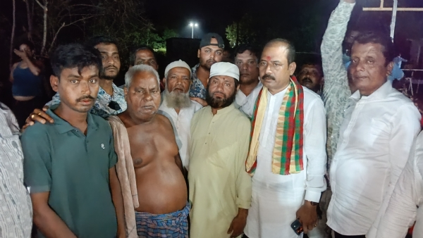 ଅଗ୍ନିବିପନ୍ନ ବ୍ୟବସାୟୀଙ୍କ ନିକଟରେ ପଂହଚି ସମବେଦନା ଜଣାଇଲେ ବିଜେପି ରାଜ୍ୟ ମୁଖପାତ୍ର ମନୋଜ ମହାପାତ୍ର