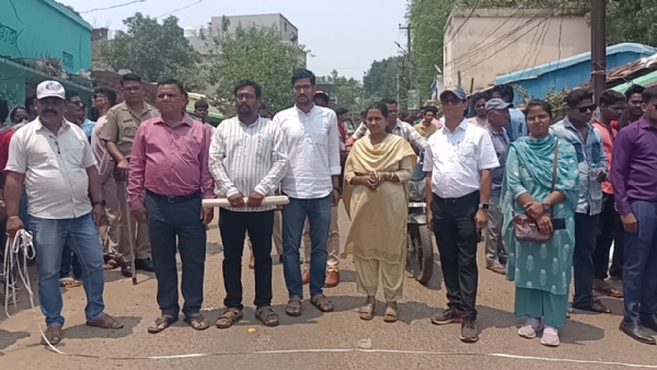 କୋର୍ଟ ଜମି ଜବର ଦଖଲ, ଉଛେଦ ପାଇ ମାପଚୁପ  ଆରମ୍ଭ  ପ୍ରତିବାଦରେ ରାସ୍ତା ରୋକ