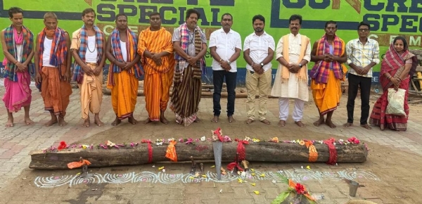 ଭୁବନରେ ରଥ କାଠ ଅନୁକୂଳ-୧