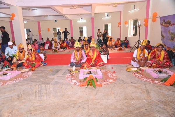 ମାଲକାନଗିରିରେ ମୁଖ୍ୟମନ୍ତ୍ରୀ କନ୍ୟା ବିବାହ ଯୋଜନା ଅନୁଷ୍ଠିତ,ସରକାରୀ ସହାୟତାରେ ନୂତନ ଜୀବନ ଆରମ୍ଭ କଲେ ୧୭ ନବଦମ୍ପତି