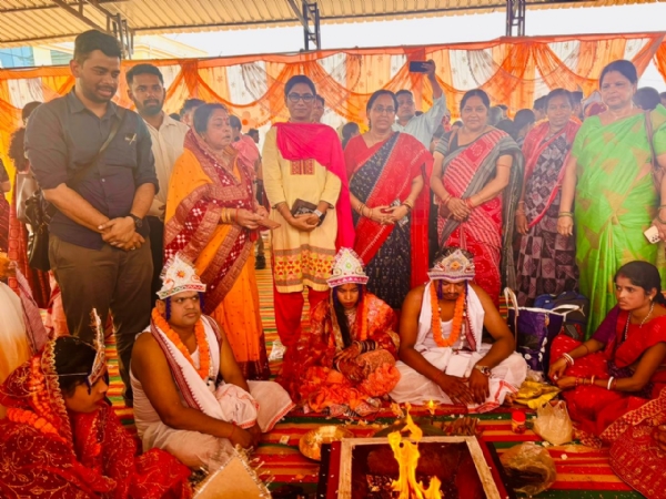 ମୁଖ୍ୟମନ୍ତ୍ରୀ କନ୍ୟା ବିବାହ ଯୋଜନା ଅଧୀନରେ ଜିଲ୍ଲାସ୍ତରୀୟ ସାମୁହିକ ବିବାହ କାର୍ଯ୍ୟକ୍ରମ: ୧୭ ଯୋଡ଼ା ବରବଧୂଙ୍କ ବିବାହ ସମ୍ପୂର୍ଣ୍ଣ