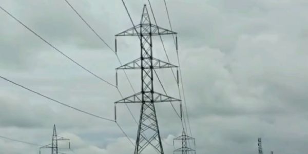 ଅସହ୍ୟ ତାତିରେ ସିଝୁଛି ଜୟପୁର, ସମସ୍ୟା ବଢ଼ାଉଛି ବିଦ୍ୟୁତର ଲୁଚକାଳି ଖେଳ; ବିଭିନ୍ନ ସ୍ଥାନରେ ମନଇଛା ବିଦ୍ୟୁତକାଟ