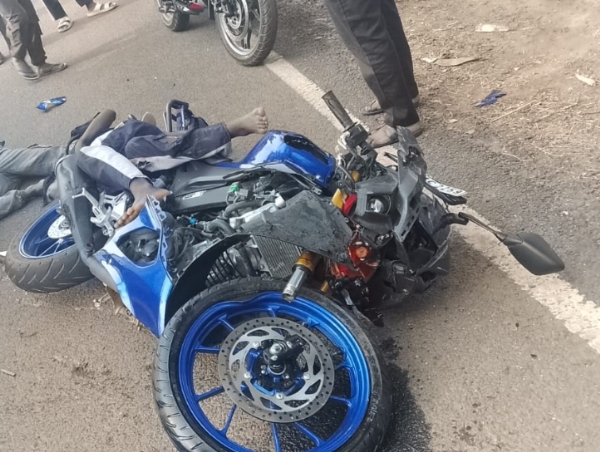 କାଲିଆଝଲି ଛକରେ ପିକଅପ ଭ୍ୟାନ ସହ ବାଇକ ମୁହାଁମୁହିଁ ଧକ୍କା,  ଘଟଣା ସ୍ଥଳରେ ୨ ଜଣଙ୍କର ମୃତ୍ୟୁ