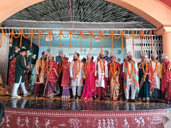 ମୁଖ୍ୟମନ୍ତ୍ରୀ କନ୍ୟା ବିବାହ ଯୋଜନାରେ ବଲାଙ୍ଗିର ଜିଲାର ୩୯ ଯୋଡି ଯୁବତୀ-ଯୁବକଙ୍କ ସାମୂହିକ ବିବାହ ସମ୍ପନ୍ନ