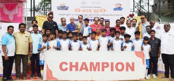 ସିଏମ୍ ଟ୍ରଫି-୨୦୨୬ ଫୁଟବଲ ଉଦ୍ଯାପିତ ବାଳକ ବିଭାଗରେ ଟିଟିଲାଗଡ, ବାଳିକା ରେ ସଇଁନ୍ତଲା ଚମ୍ପିୟାନ