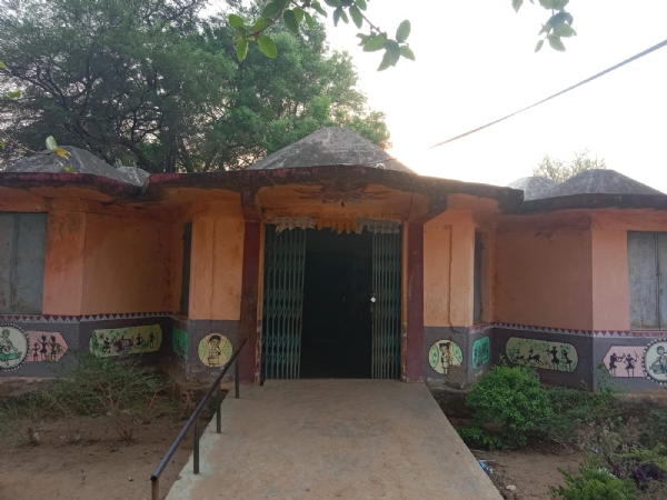 ବିପଦ ସଙ୍କୁଳ ଅବସ୍ଥାରେ ପାତଳପଡ଼ା ପ୍ରାଥମିକ ବିଦ୍ୟାଳୟ ----ମରାମତି ଅଯୋଗ୍ୟ ଶ୍ରେଣୀଗୃହ, ଭୟରେ ଛାତ୍ରଛାତ୍ରୀ---- ----ପ୍ରଶାସନର ଉଦାସୀନତା-ବଡ଼ ଦୁର୍ଘଟଣାକୁ ଅପେକ୍ଷା କରିଛି କି ଶିକ୍ଷା ବିଭାଗ?