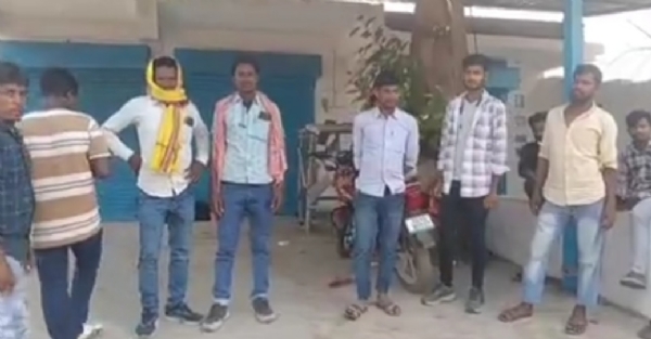 ପଶ୍ଚିମବଙ୍ଗର ମତଦାତାଙ୍କୁ କୁଚିଣ୍ଡାରେ ଅନ୍ବଷେଣ : ପରିମିଟ୍ ଓ ଓଭରଲୋଡିଂ ପାଇଁ ଜରିମାନା କାଟିଲା ଆରଟିଓ