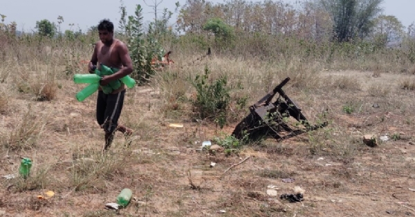 ପ୍ଲାଷ୍ଟିକ ସଂଗ୍ରହ କରି ପରିବେଶ ସୁରକ୍ଷା କରୁଛନ୍ତି ପ୍ରକୃତି ବନ୍ଧୁ  ସରୋଜ ମେହେର