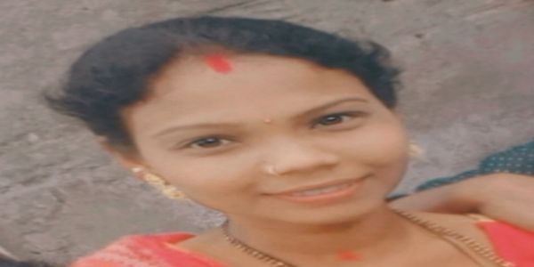 ଦୁର୍ଘଟଣା ରେ ମୃତ ସ୍ୱାମୀ ଶବ ଦେଖି ଭୀମଭୋଇ ମେଡିକାଲ ଛାତରୁ ଡେଇଁ ଜଣେ ମହିଳା ମୃତ