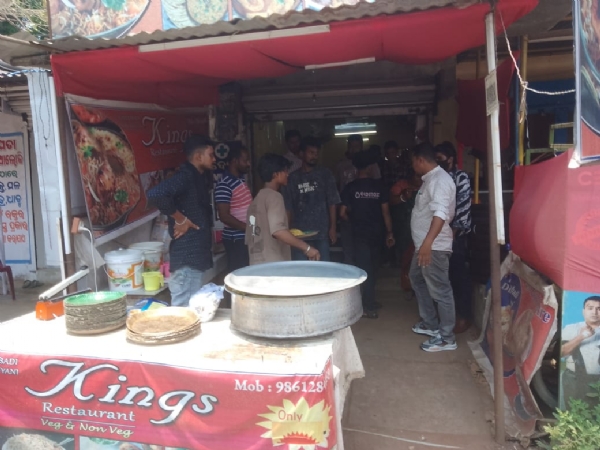 ହୋଟେଲରେ ପୋଡ଼ା ଇଞ୍ଜିନ ତେଲ ଜାଳି ରୋଷେଇ ଘଟଣା, ଖାଦ୍ୟ ସୁରକ୍ଷା ବିଭାଗ ପକ୍ଷରୁ ହୋଟେଲ ମାଲିକଙ୍କୁ ଜରିମାନା ସହ କଡ଼ା ତାଗିଦ୍