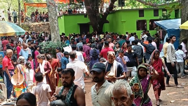 ବିଶ୍ୱଶାନ୍ତି ଶନିଶ୍ଚର ମହାଯଜ୍ଞ :  ମନ୍ଦିରରେ ହଜାର ହଜାର ଶଦ୍ଧାଳୁଙ୍କ ସମାଗମ